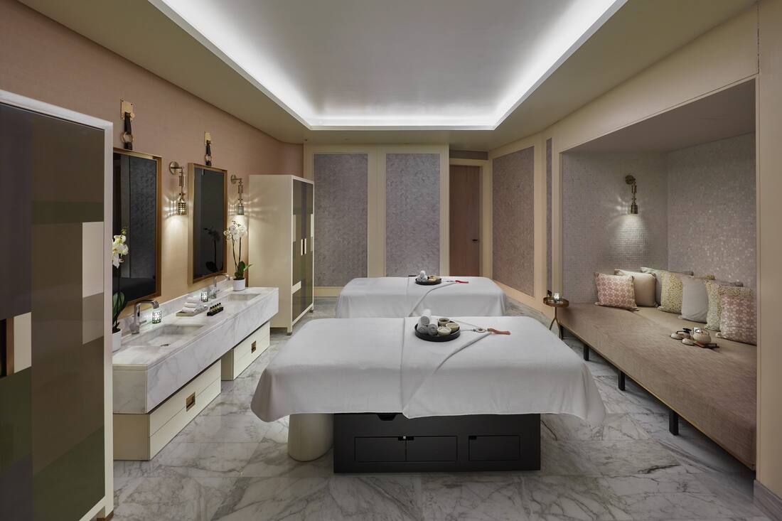 spa suite oriental room